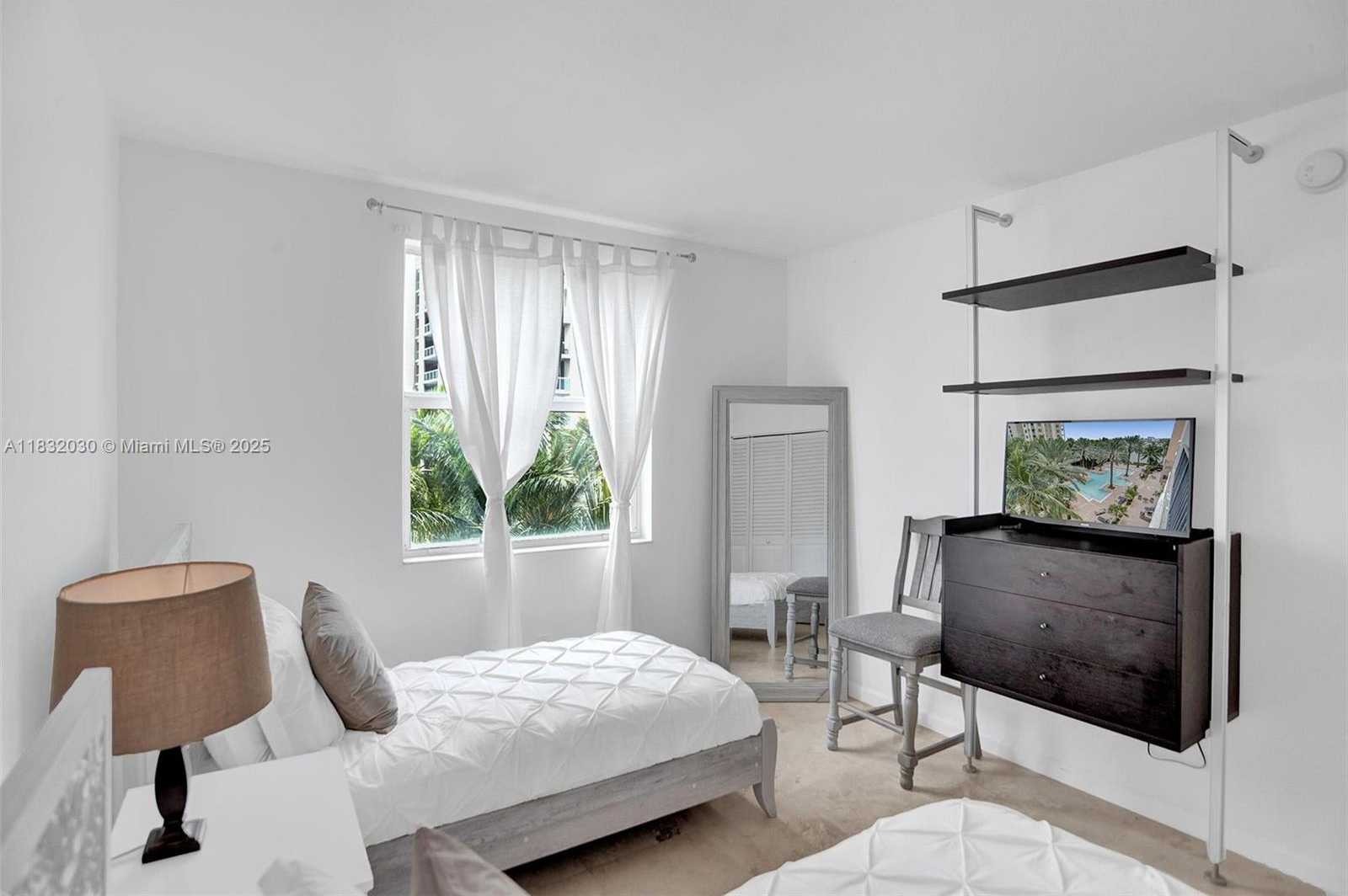 Small Image of 17100 NORTH BAY RD #1501, Sunny Isles Beach Number 11