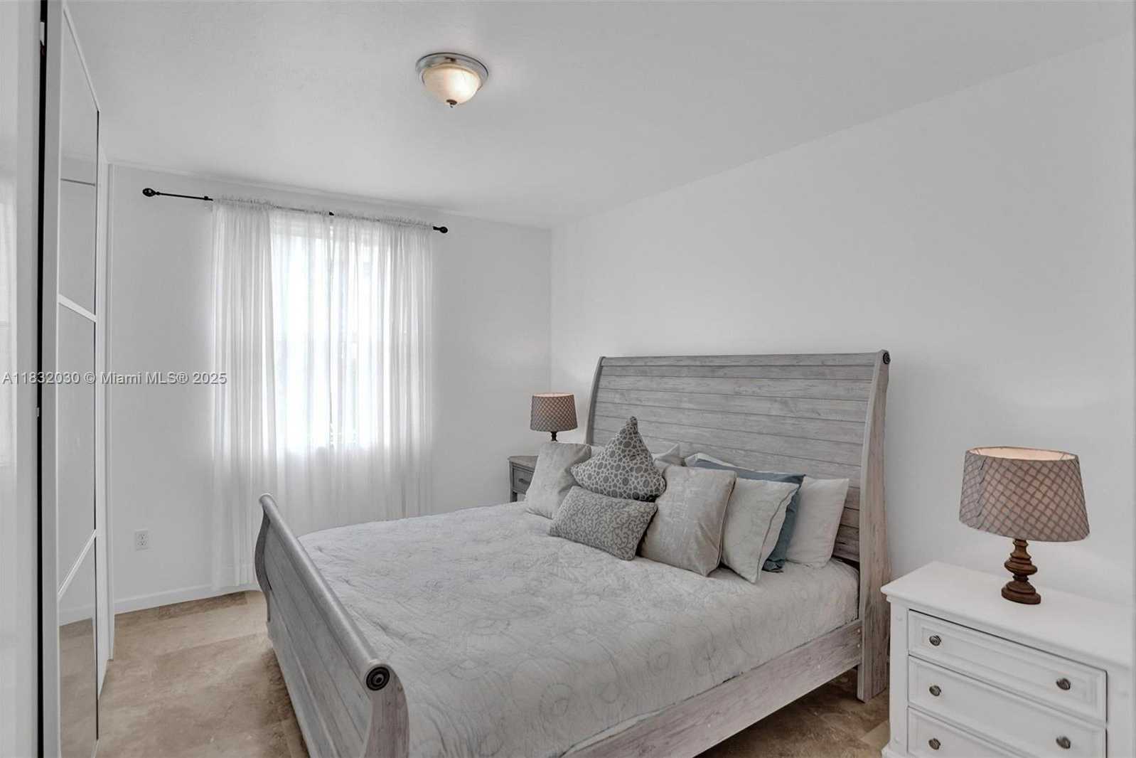 Small Image of 17100 NORTH BAY RD #1501, Sunny Isles Beach Number 25