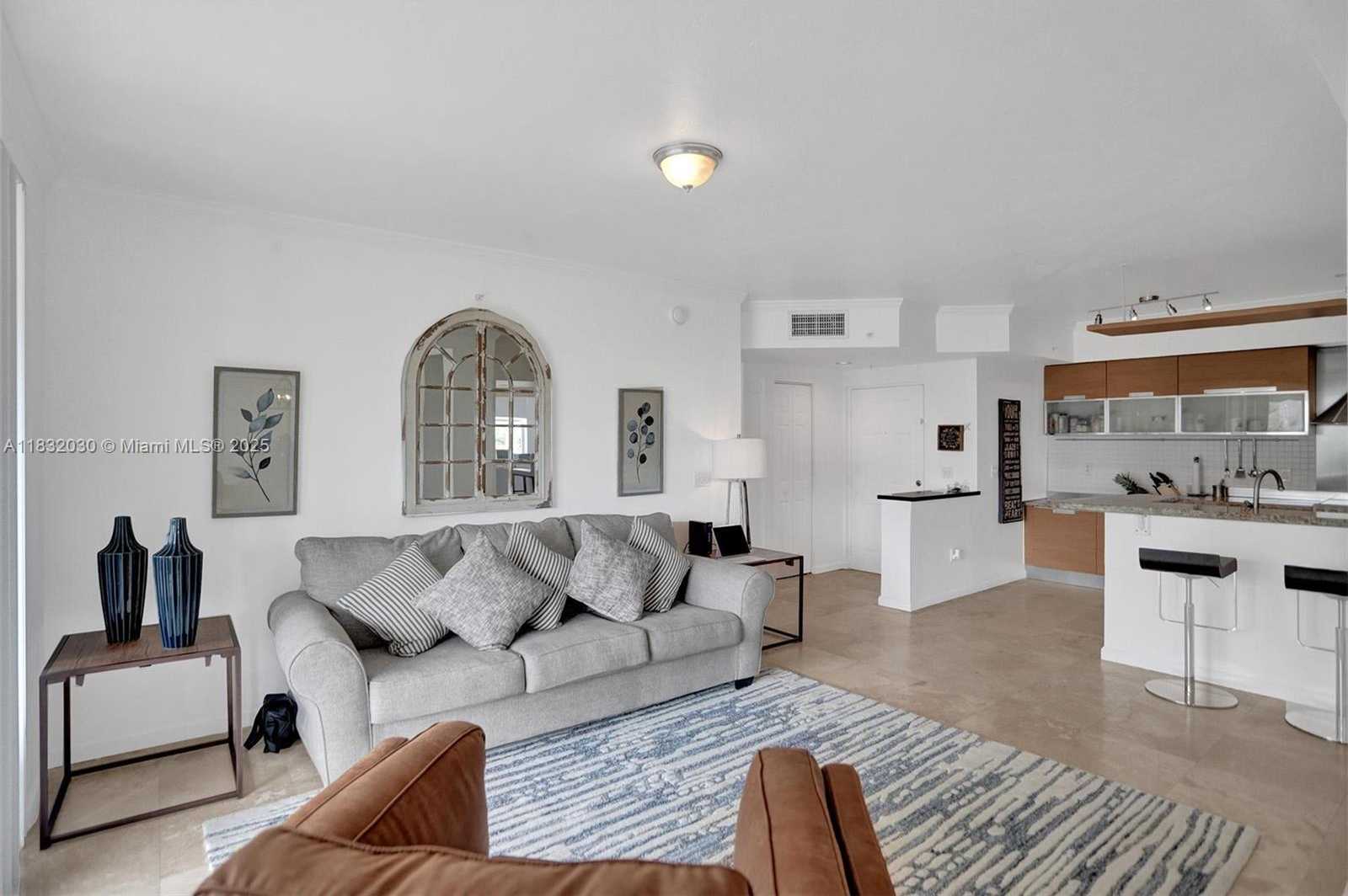 Small Image of 17100 NORTH BAY RD #1501, Sunny Isles Beach Number 3