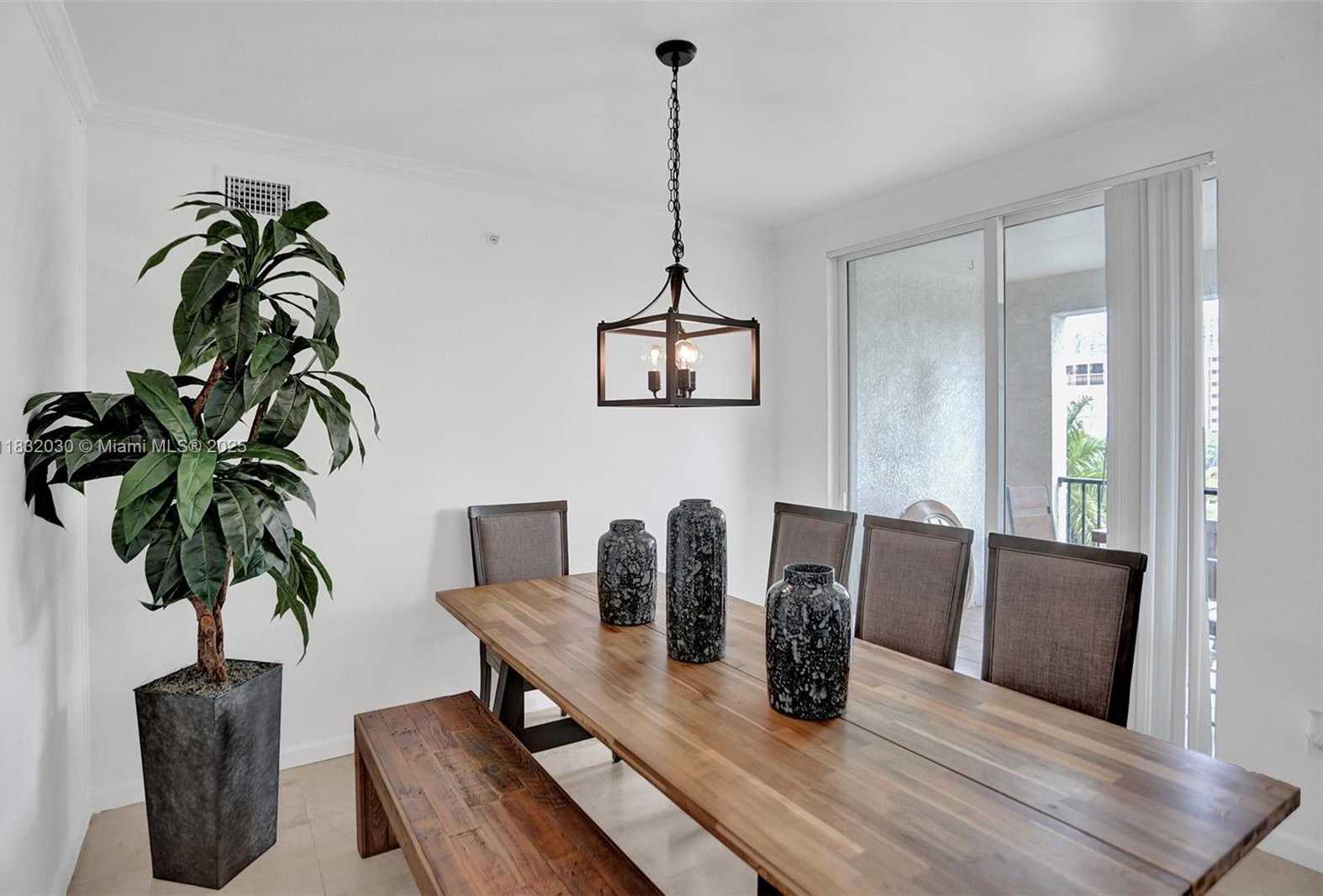 Small Image of 17100 NORTH BAY RD #1501, Sunny Isles Beach Number 4