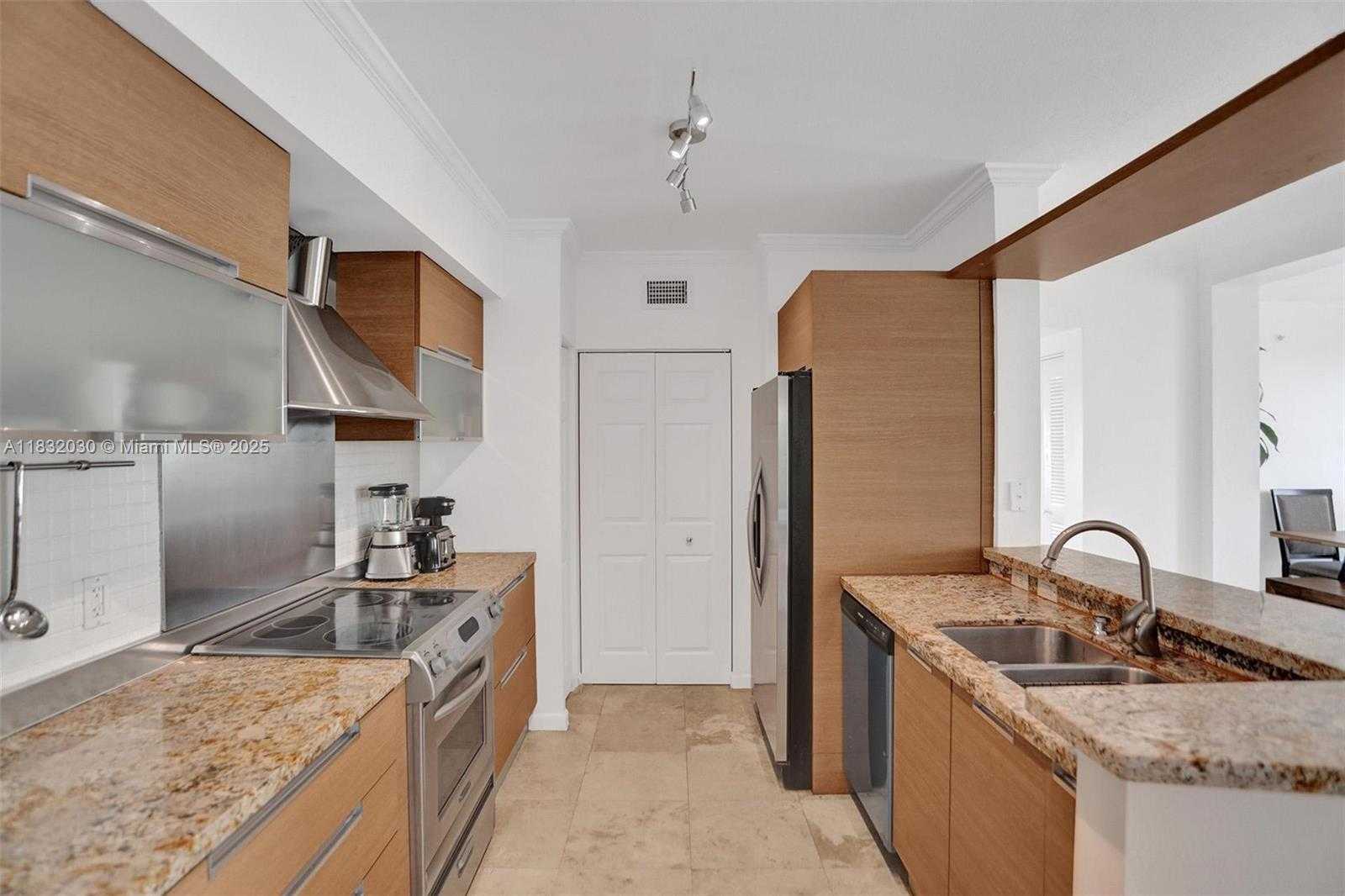 Small Image of 17100 NORTH BAY RD #1501, Sunny Isles Beach Number 43