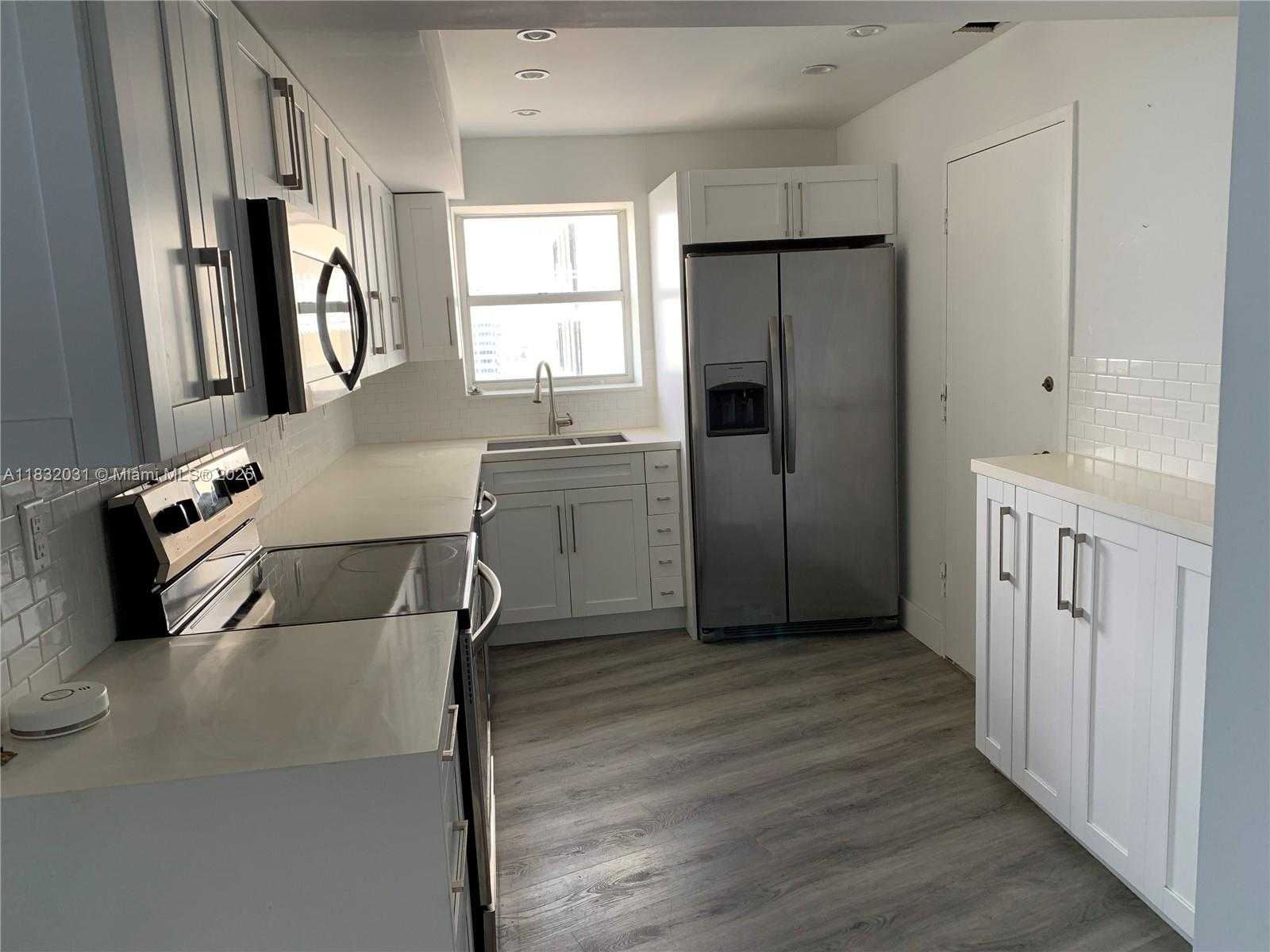 Small Image of 6039 COLLINS AVE #1737, Miami Beach Number 26