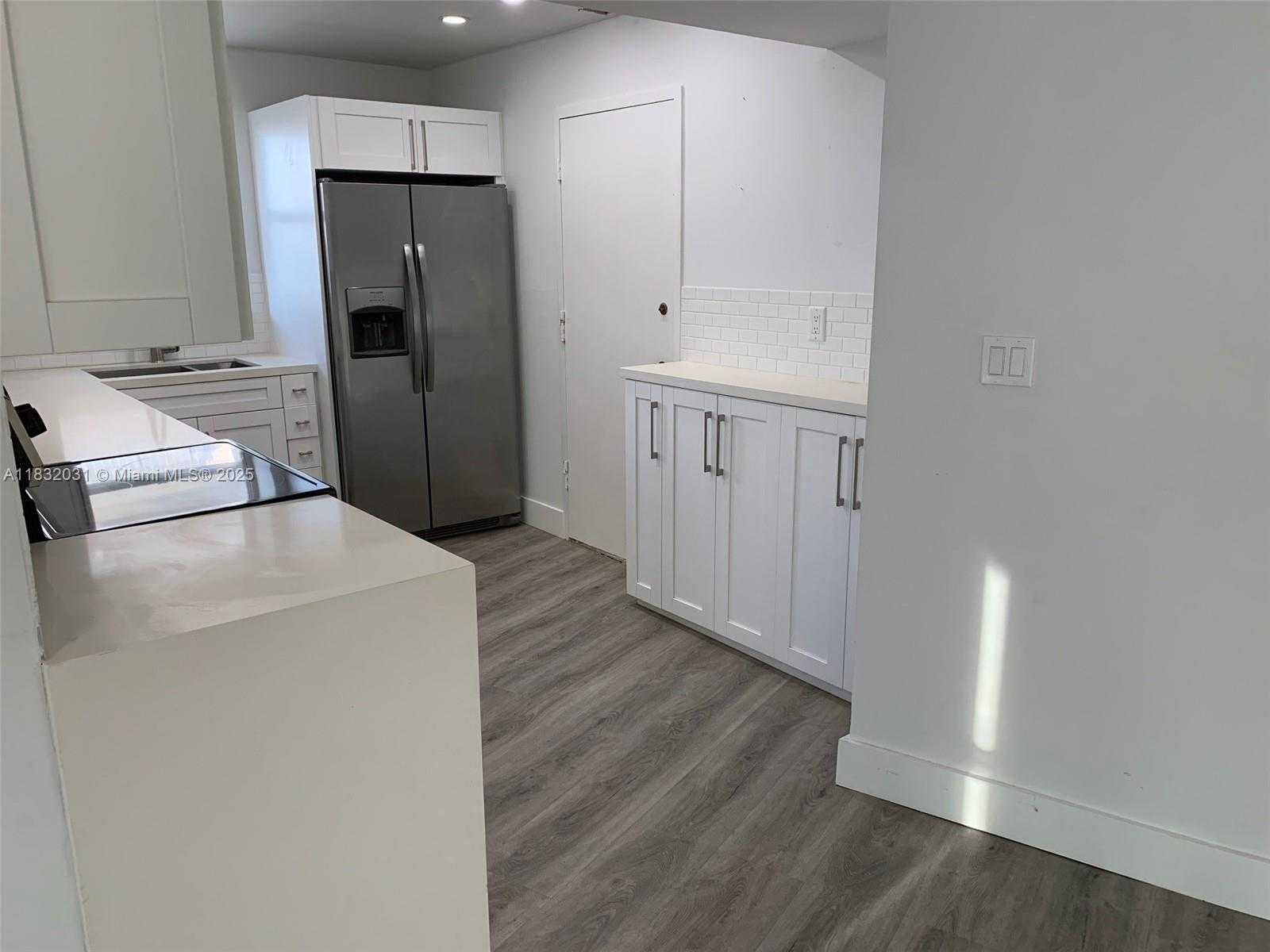 Small Image of 6039 COLLINS AVE #1737, Miami Beach Number 28