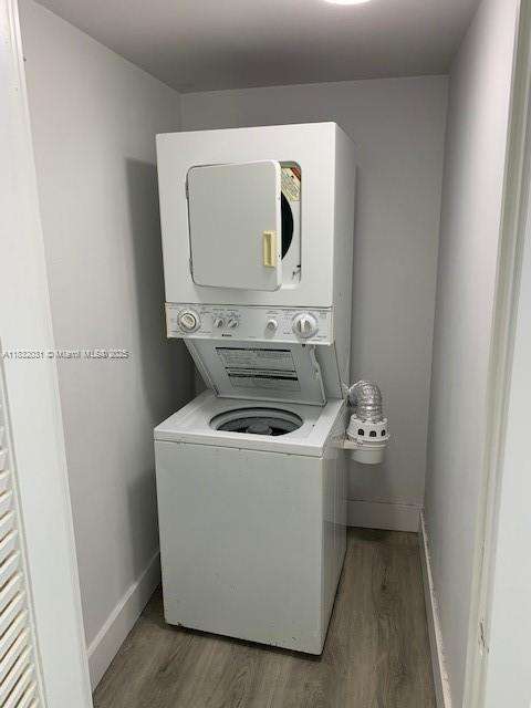 Small Image of 6039 COLLINS AVE #1737, Miami Beach Number 3