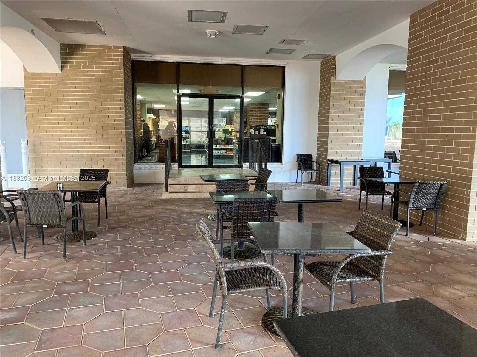 Small Image of 6039 COLLINS AVE #1737, Miami Beach Number 34