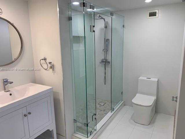 Small Image of 6039 COLLINS AVE #1737, Miami Beach Number 5