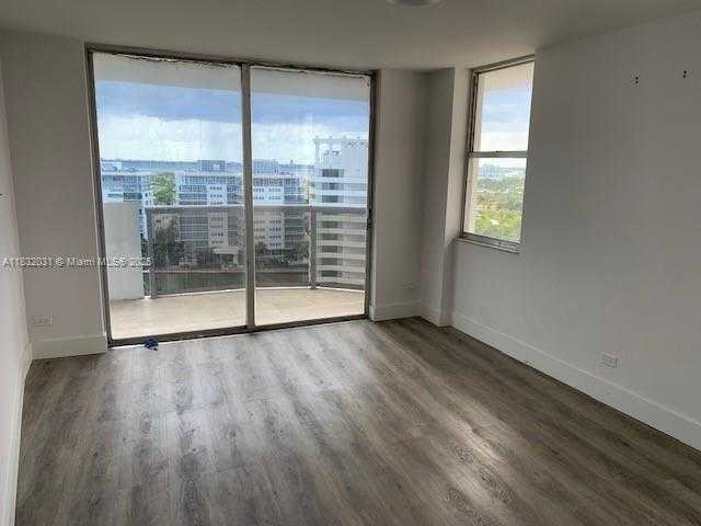 Small Image of 6039 COLLINS AVE #1737, Miami Beach Number 9