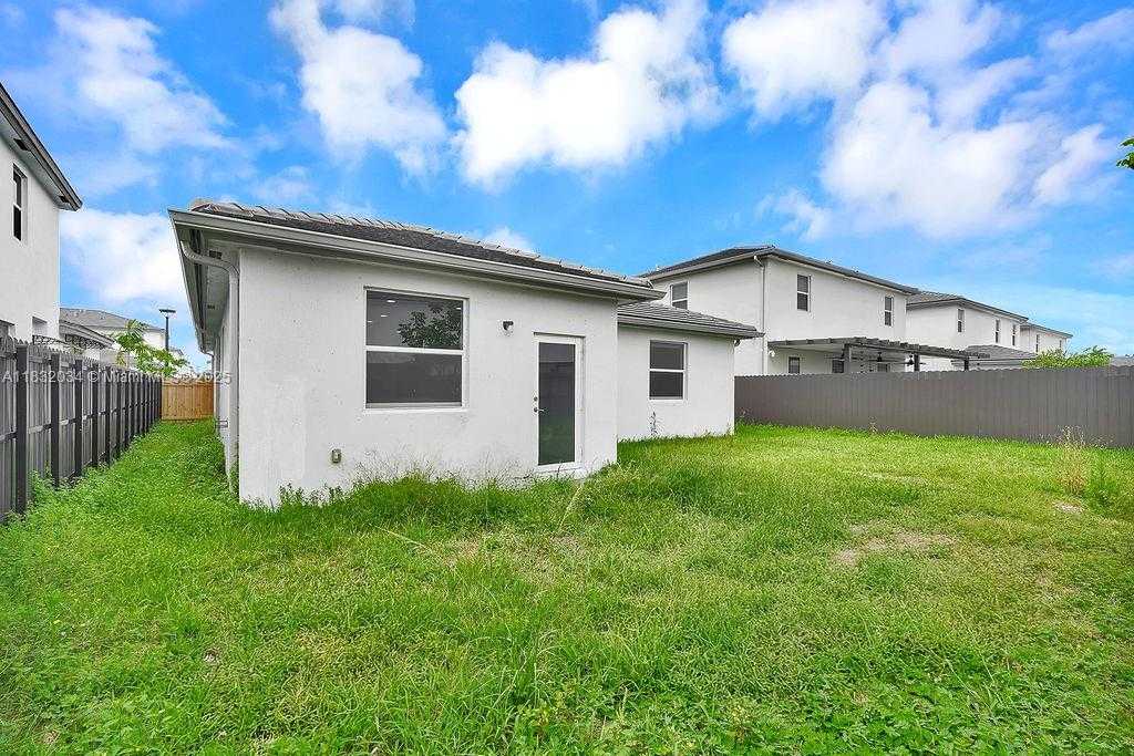 Small Image of 12735 SOUTH WEST 211TH ST #Main, Miami Number 21
