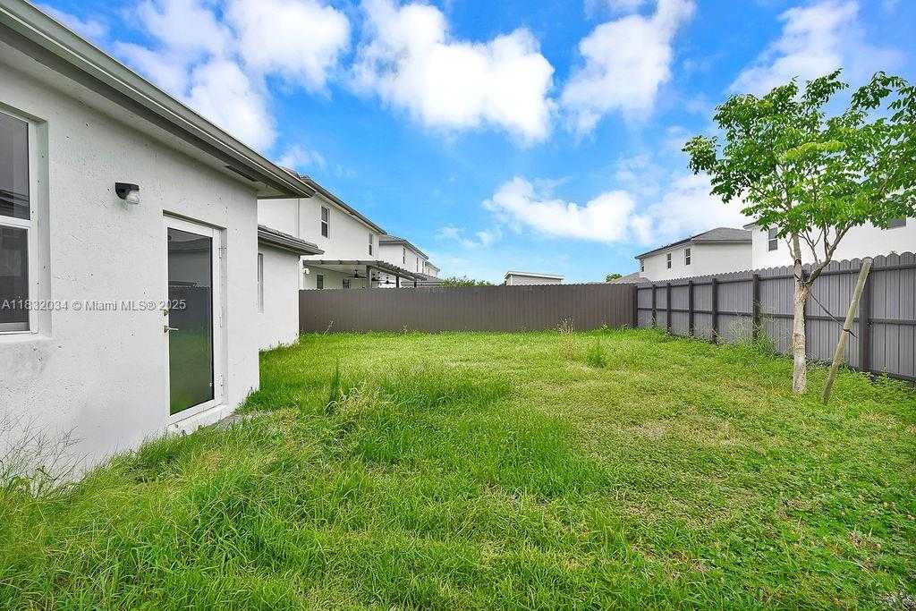 Small Image of 12735 SOUTH WEST 211TH ST #Main, Miami Number 22
