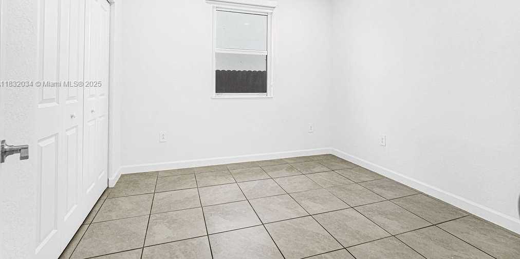 Small Image of 12735 SOUTH WEST 211TH ST #Main, Miami Number 33