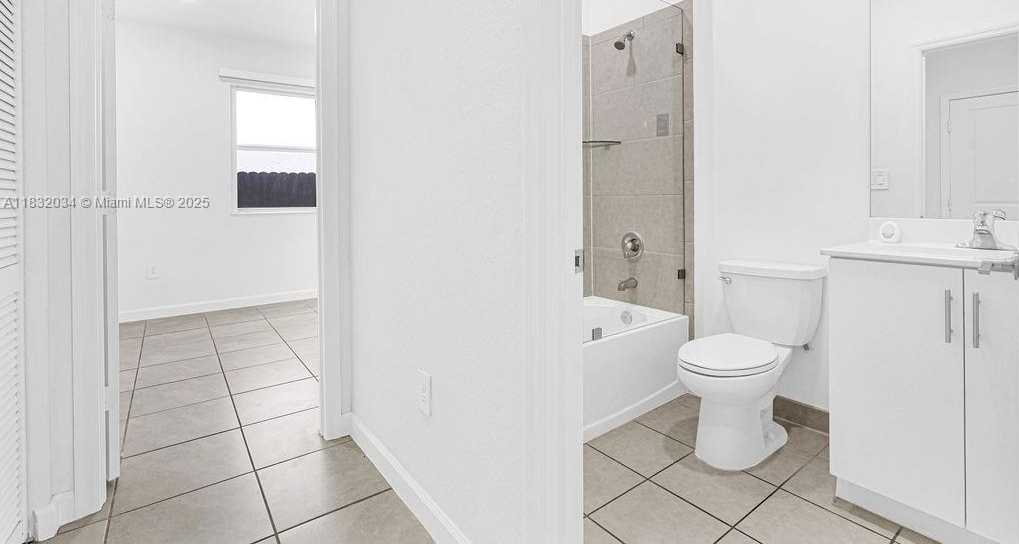 Small Image of 12735 SOUTH WEST 211TH ST #Main, Miami Number 39