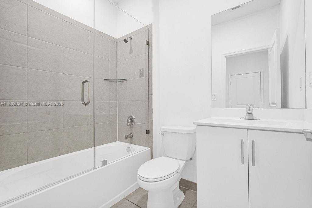 Small Image of 12735 SOUTH WEST 211TH ST #Main, Miami Number 40