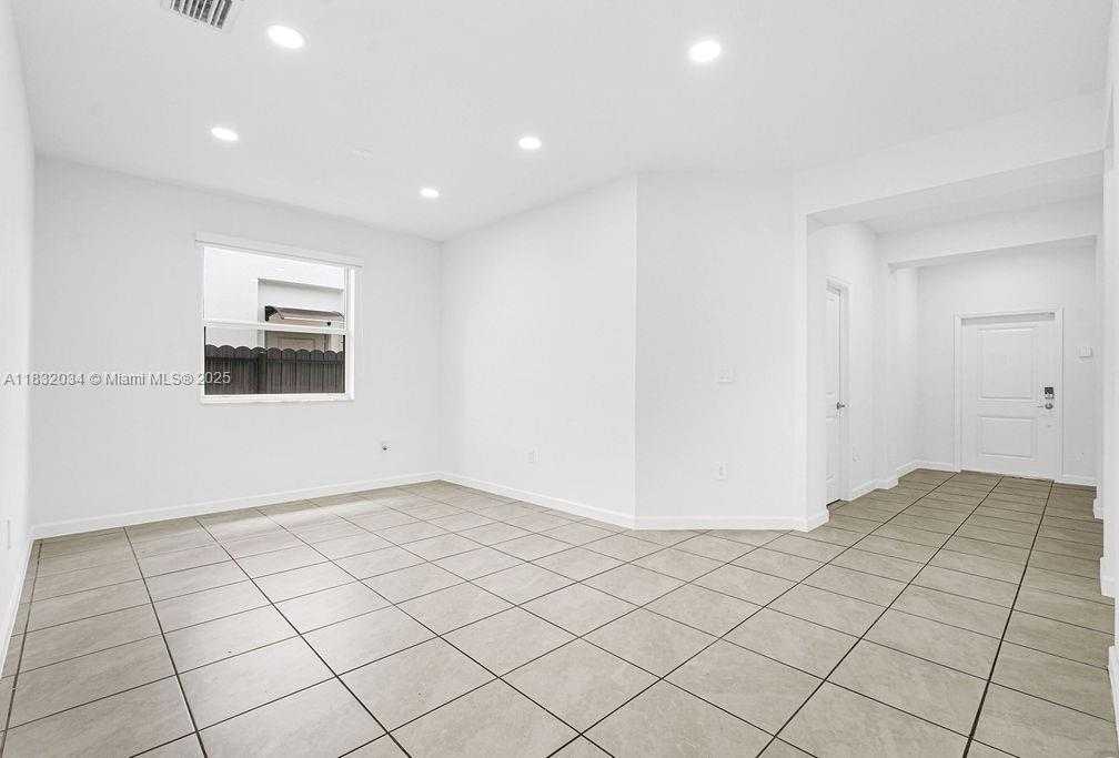 Small Image of 12735 SOUTH WEST 211TH ST #Main, Miami Number 41
