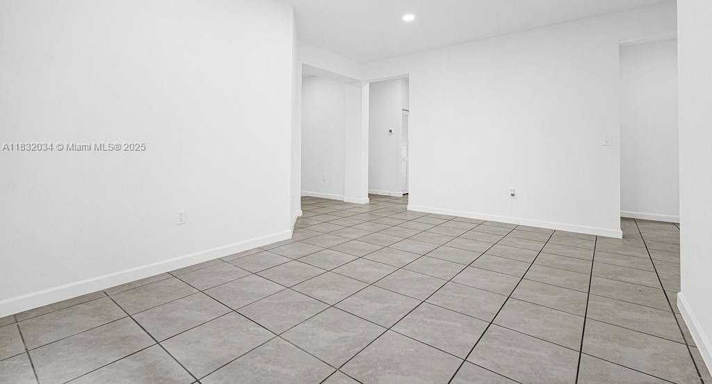 Small Image of 12735 SOUTH WEST 211TH ST #Main, Miami Number 42