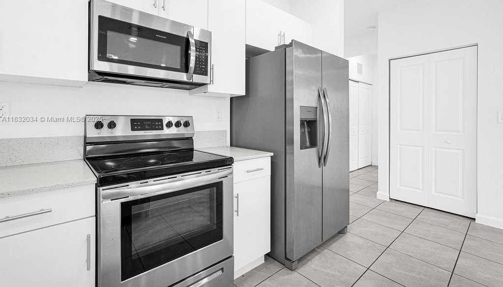 Small Image of 12735 SOUTH WEST 211TH ST #Main, Miami Number 48