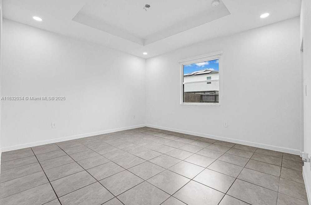 Small Image of 12735 SOUTH WEST 211TH ST #Main, Miami Number 51