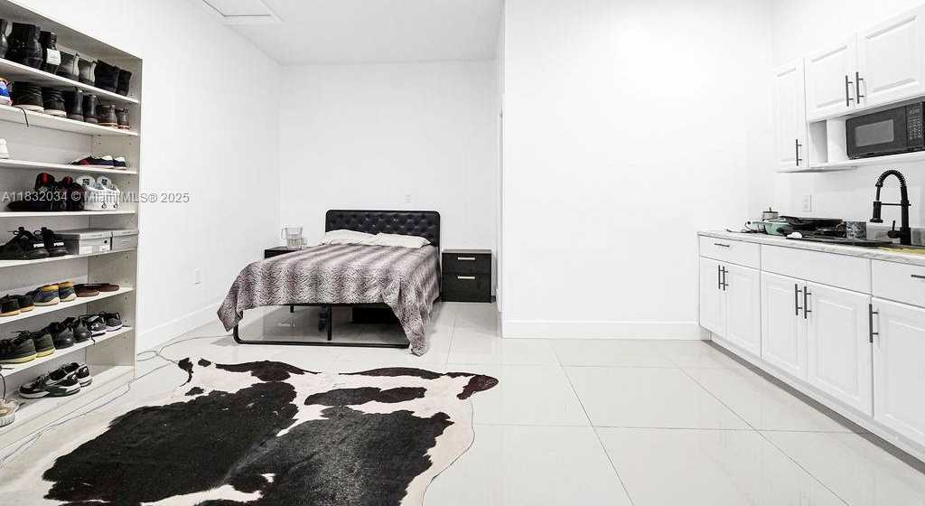 Small Image of 12735 SOUTH WEST 211TH ST #Main, Miami Number 65