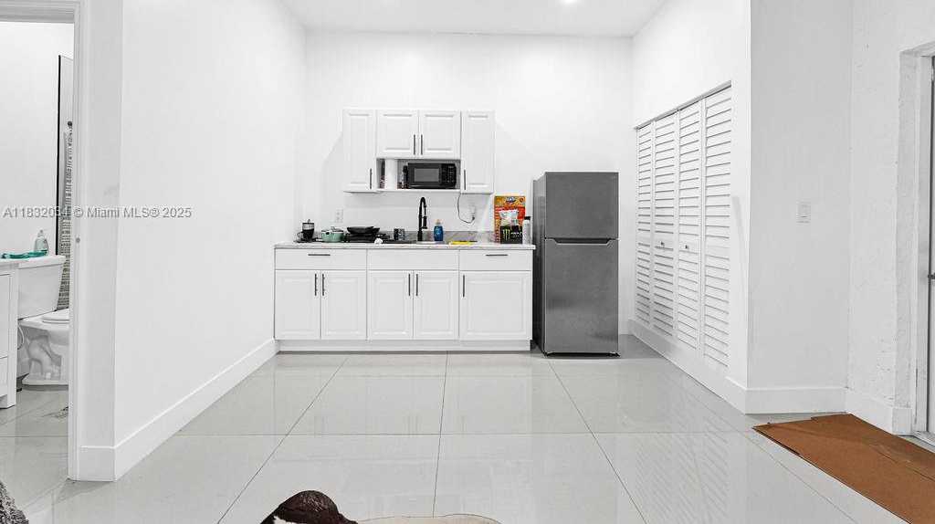 Small Image of 12735 SOUTH WEST 211TH ST #Main, Miami Number 70