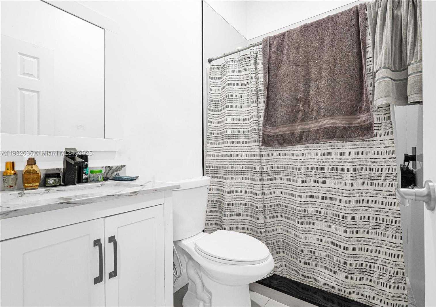 Small Image of 12735 SOUTH WEST 211TH ST #12735, Miami Number 20