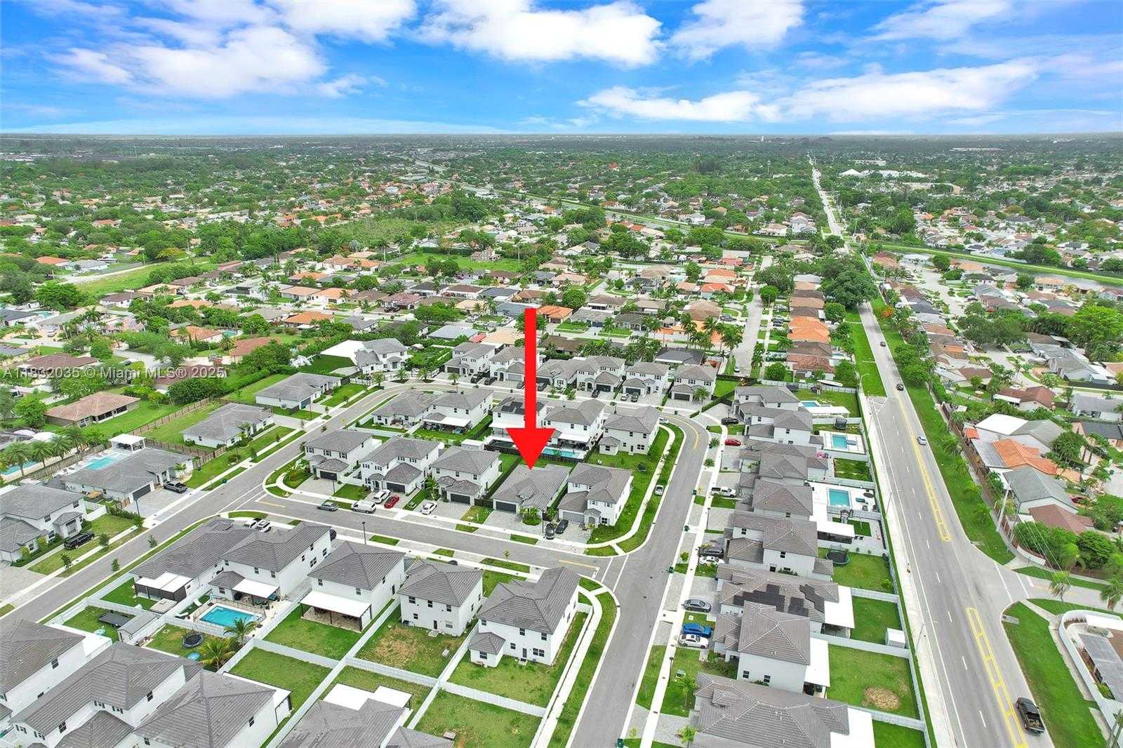 Small Image of 12735 SOUTH WEST 211TH ST #12735, Miami Number 26