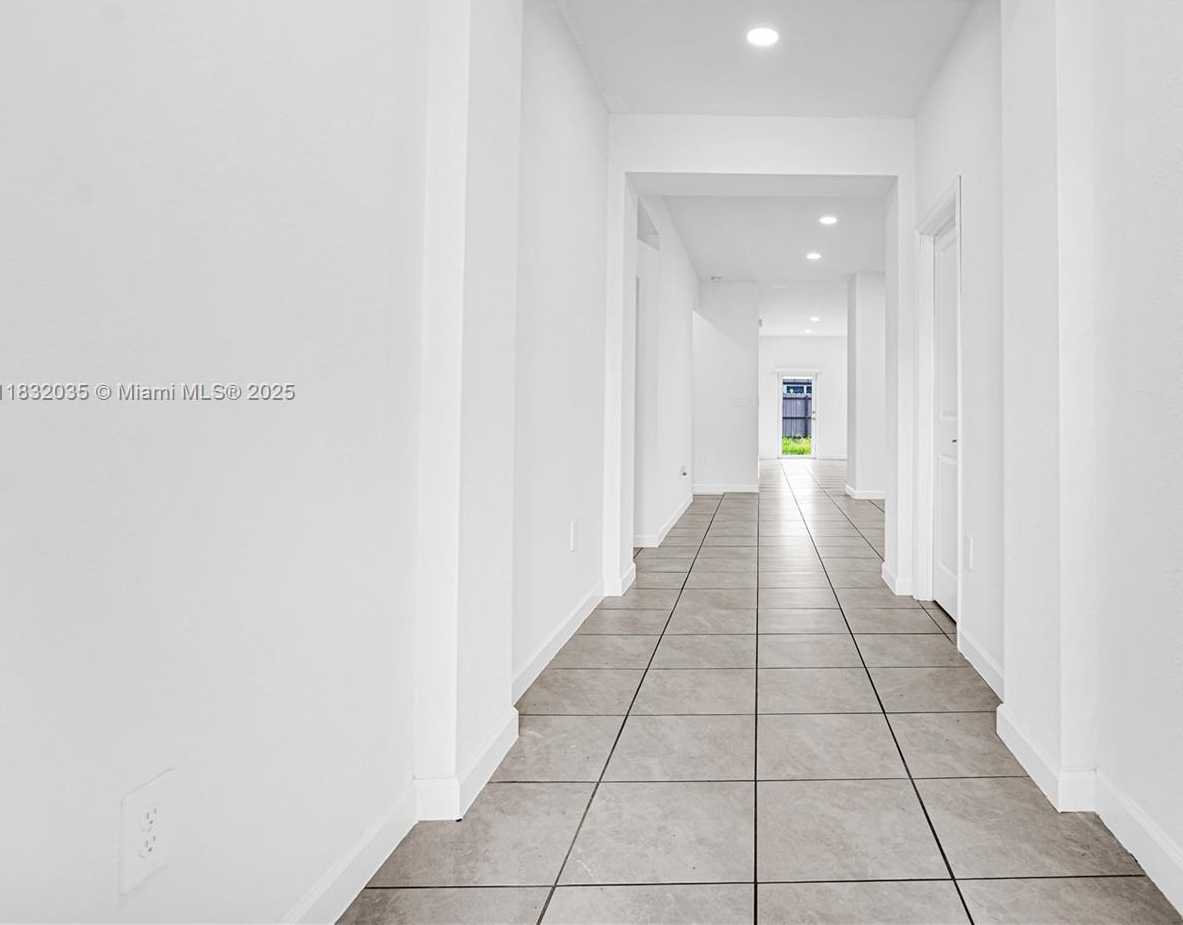 Small Image of 12735 SOUTH WEST 211TH ST #12735, Miami Number 38
