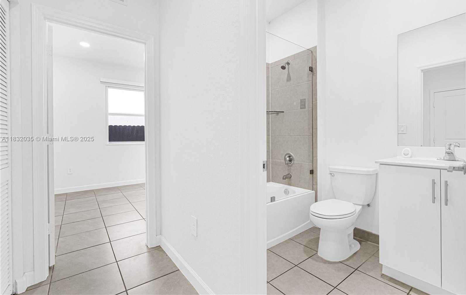 Small Image of 12735 SOUTH WEST 211TH ST #12735, Miami Number 40