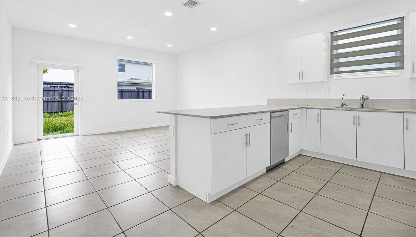 Small Image of 12735 SOUTH WEST 211TH ST #12735, Miami Number 44