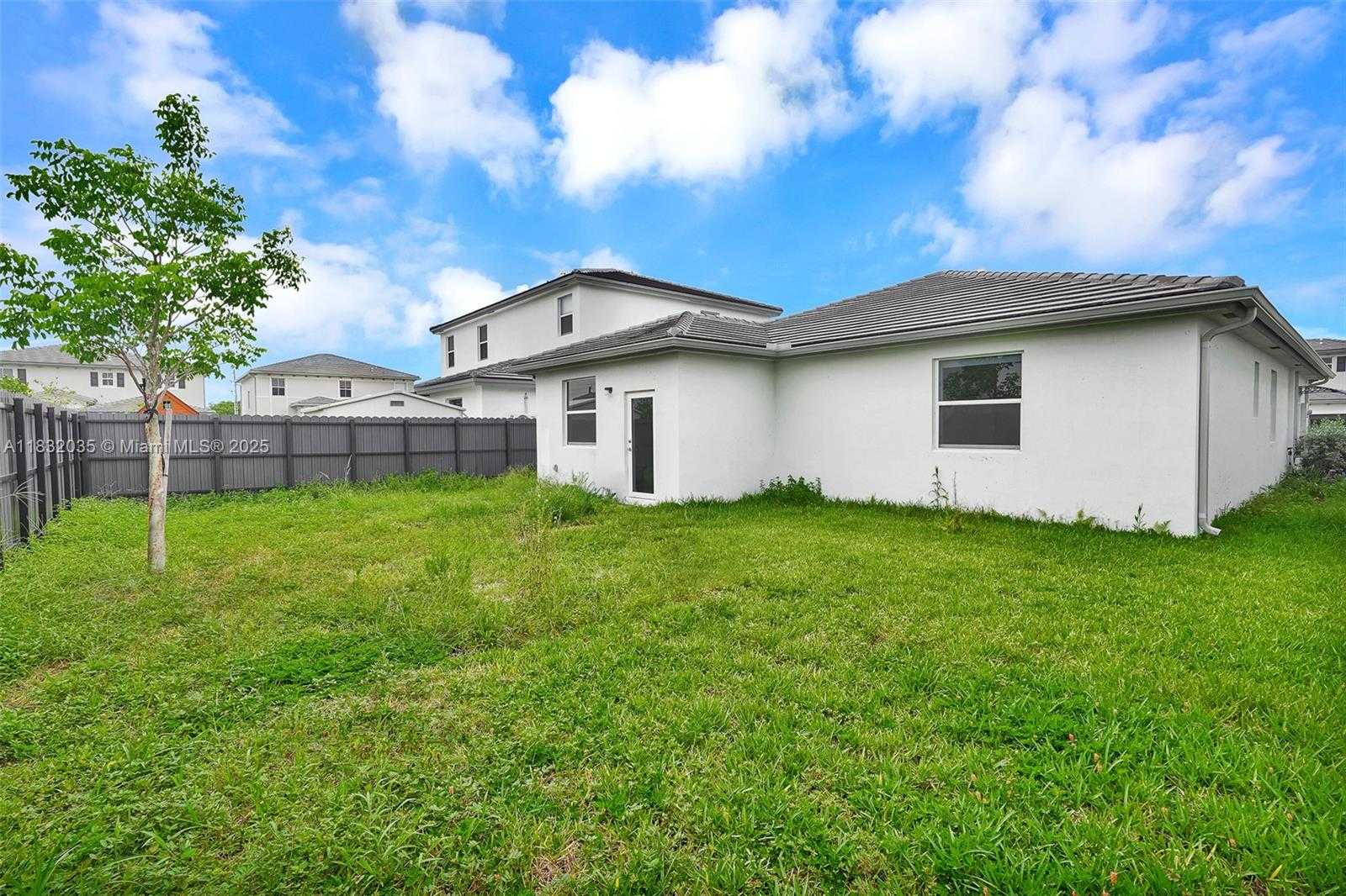 Small Image of 12735 SOUTH WEST 211TH ST #12735, Miami Number 6