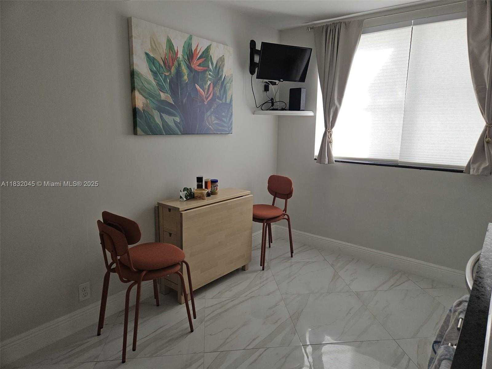 Small Image of 1390 OCEAN DR #502, Miami Beach Number 13