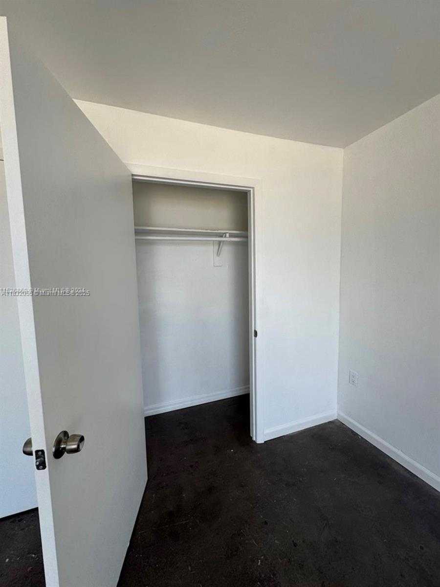 Small Image of 7904 WEST DR #101, North Bay Village Number 12