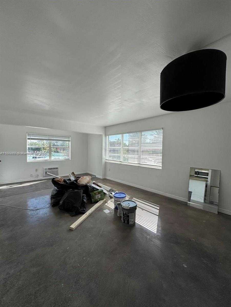 Small Image of 7904 WEST DR #101, North Bay Village Number 6