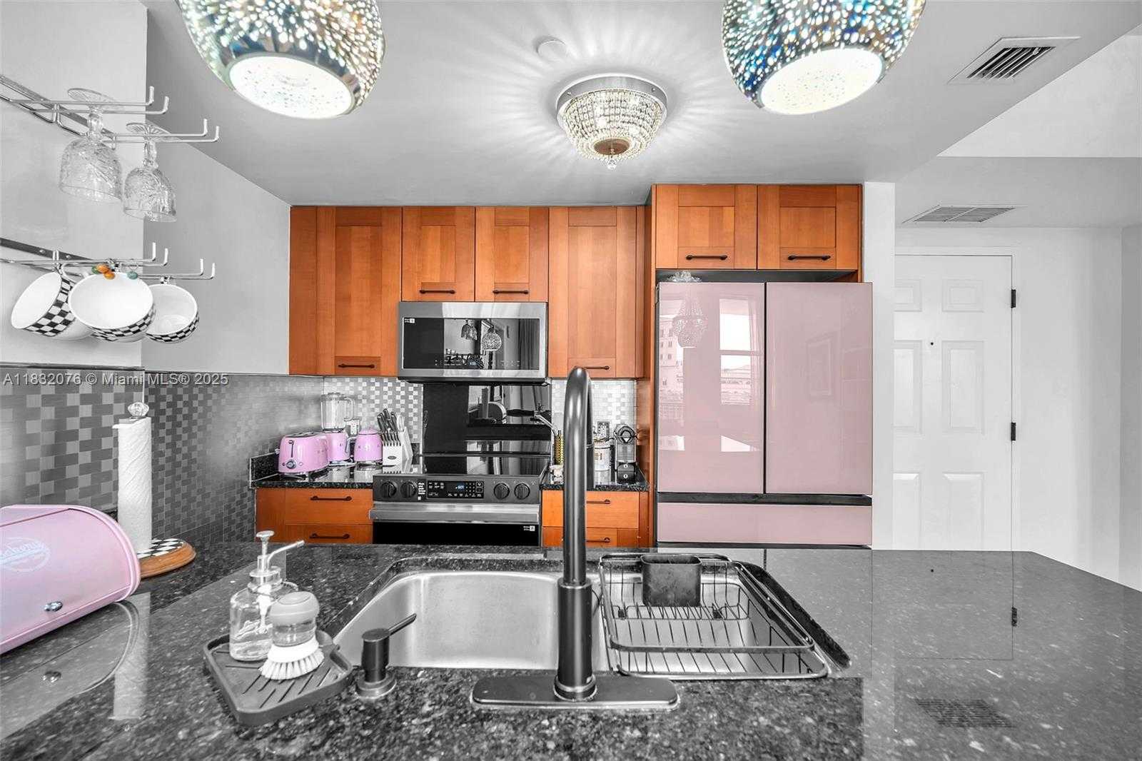 Small Image of 4100 SALZEDO ST #519, Coral Gables Number 12