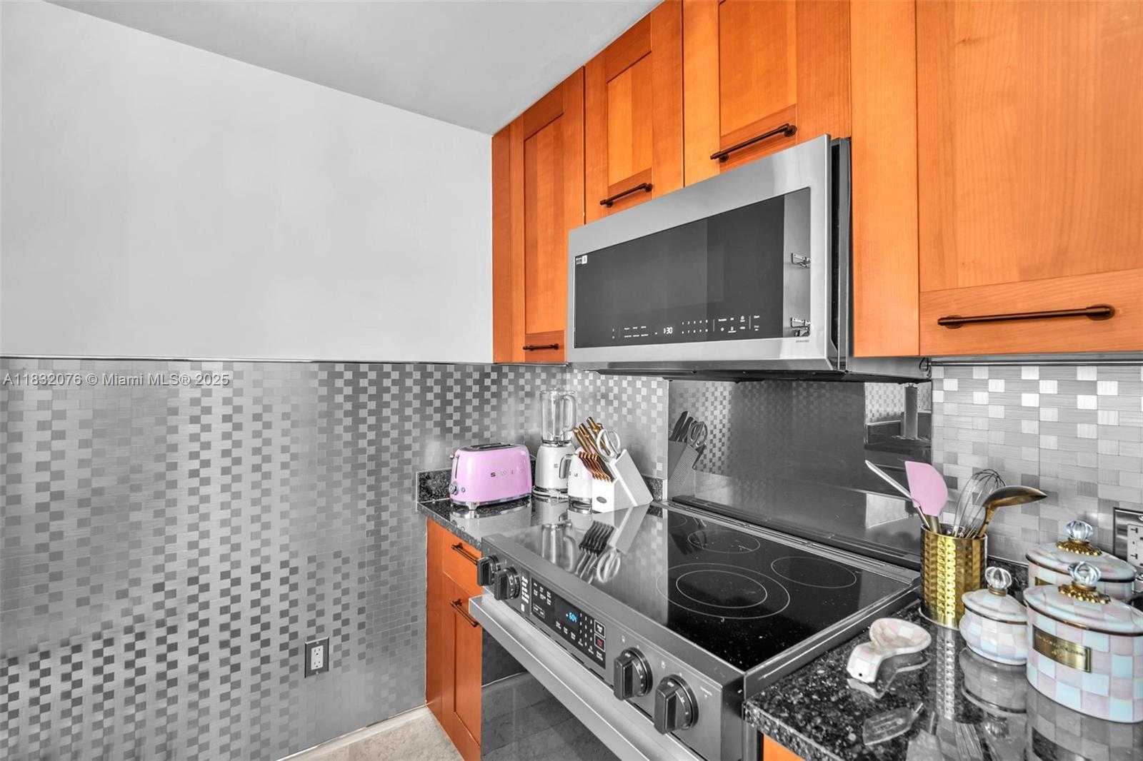 Small Image of 4100 SALZEDO ST #519, Coral Gables Number 8