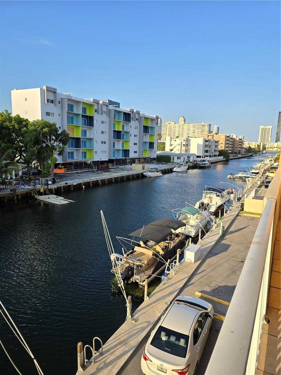 Small Image of 3545 NORTH EAST 167TH ST #304, North Miami Beach Number 4