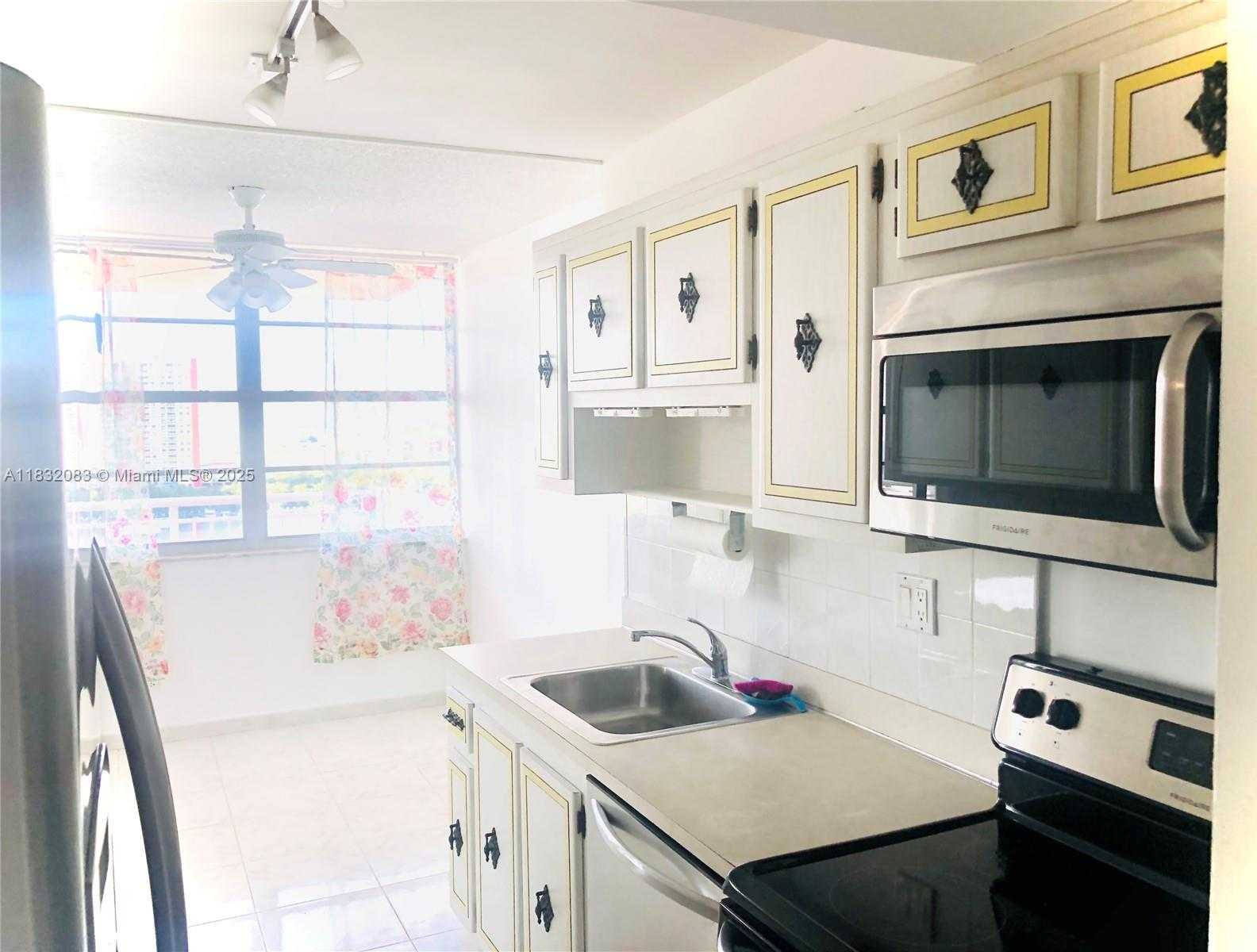 Small Image of 250 174TH ST #1703, Sunny Isles Beach Number 16