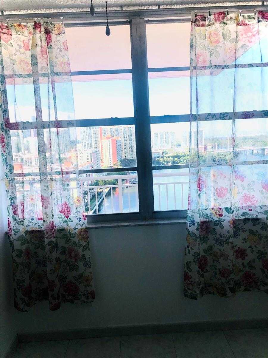 Small Image of 250 174TH ST #1703, Sunny Isles Beach Number 18