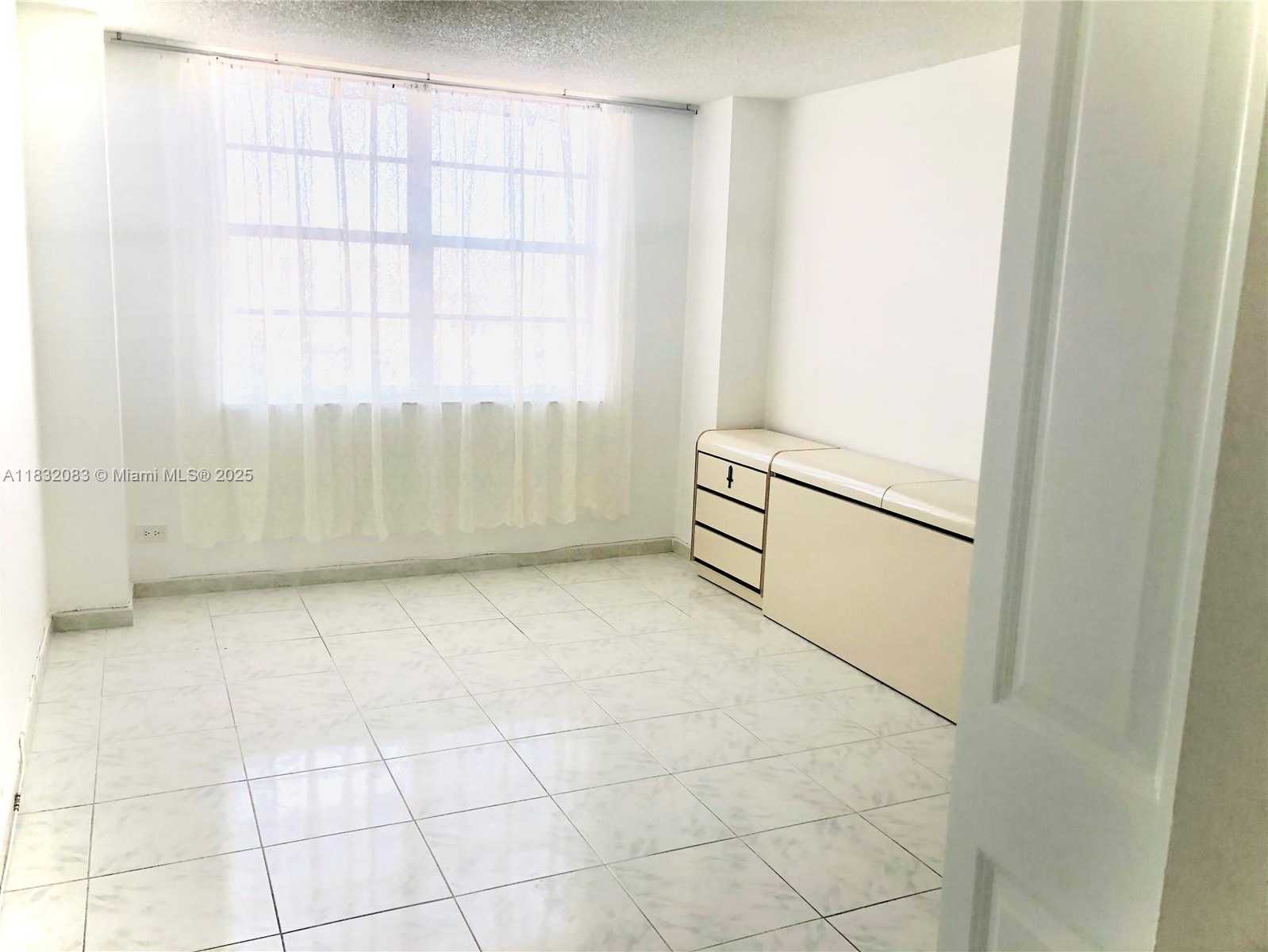 Small Image of 250 174TH ST #1703, Sunny Isles Beach Number 24
