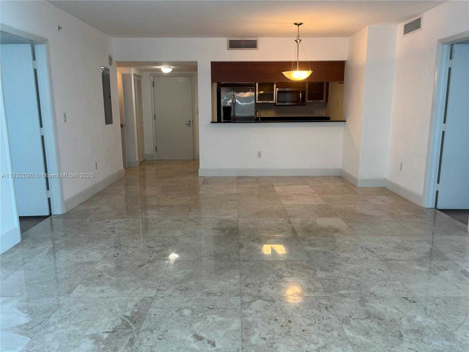 Small Image of 1800 NORTH BAYSHORE DR #2314, Miami Number 4