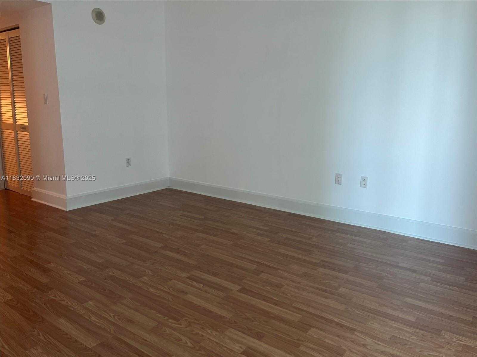 Small Image of 1800 NORTH BAYSHORE DR #2314, Miami Number 6