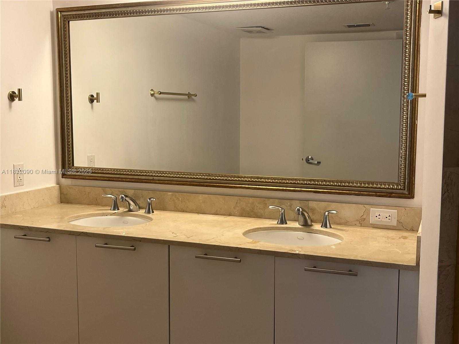 Small Image of 1800 NORTH BAYSHORE DR #2314, Miami Number 8