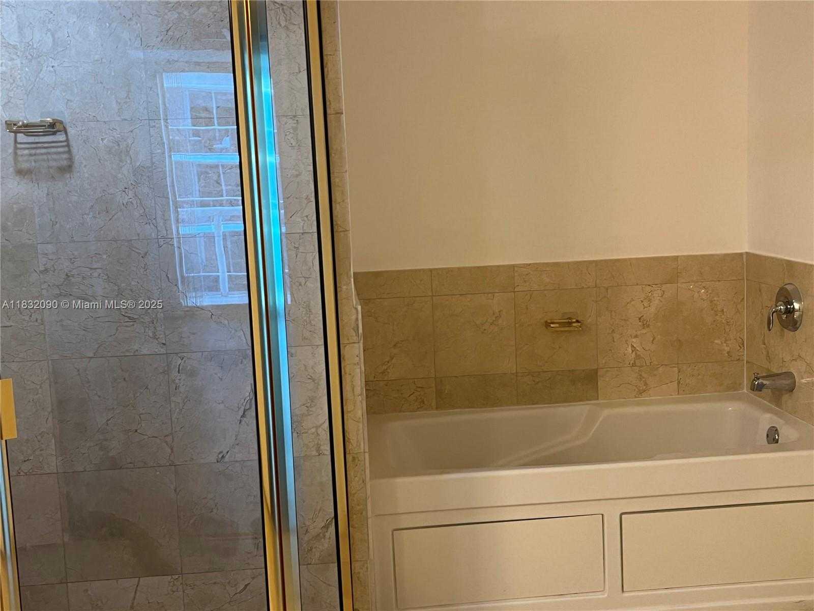 Small Image of 1800 NORTH BAYSHORE DR #2314, Miami Number 9