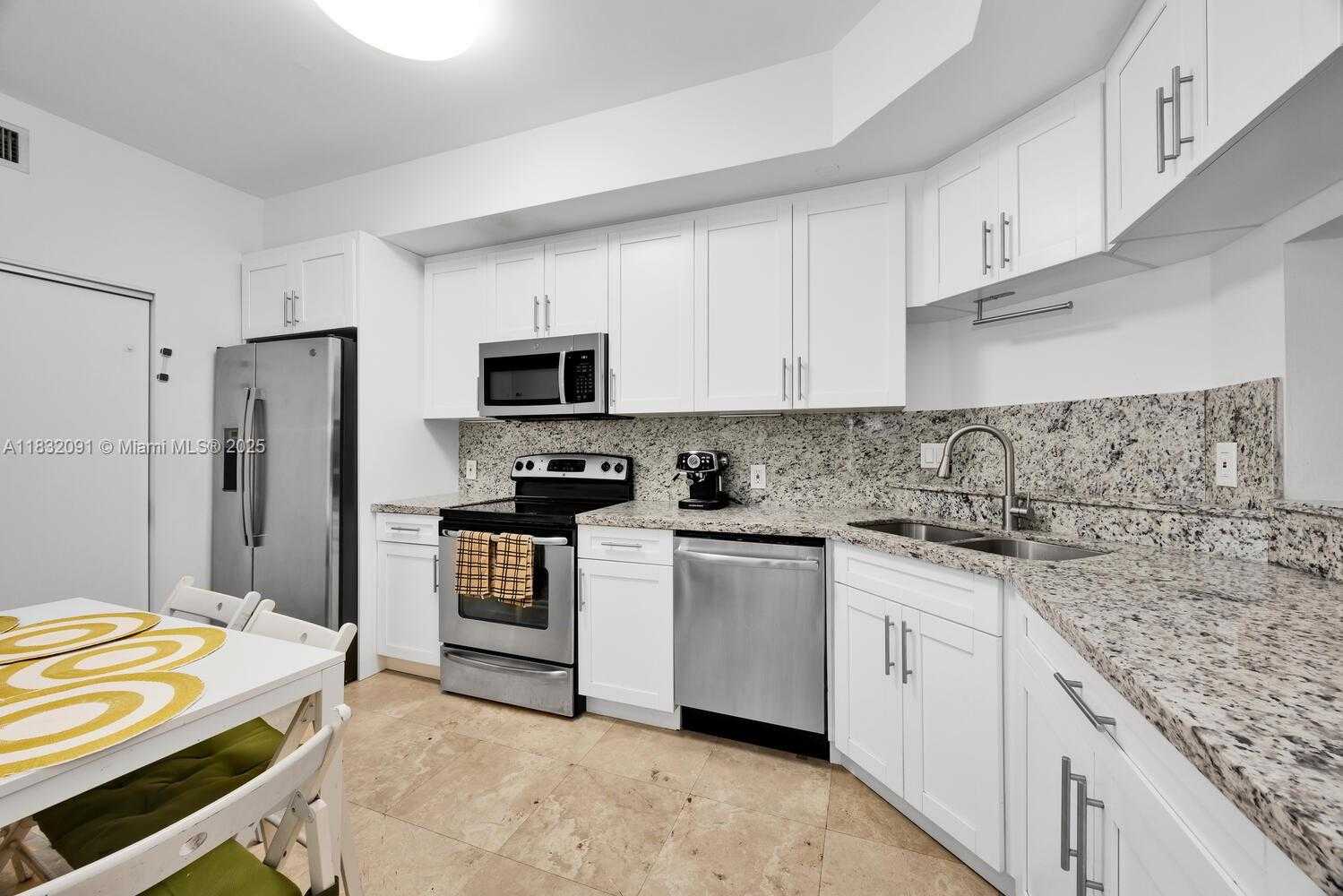 Small Image of 888 BRICKELL KEY DR #607, Miami Number 12