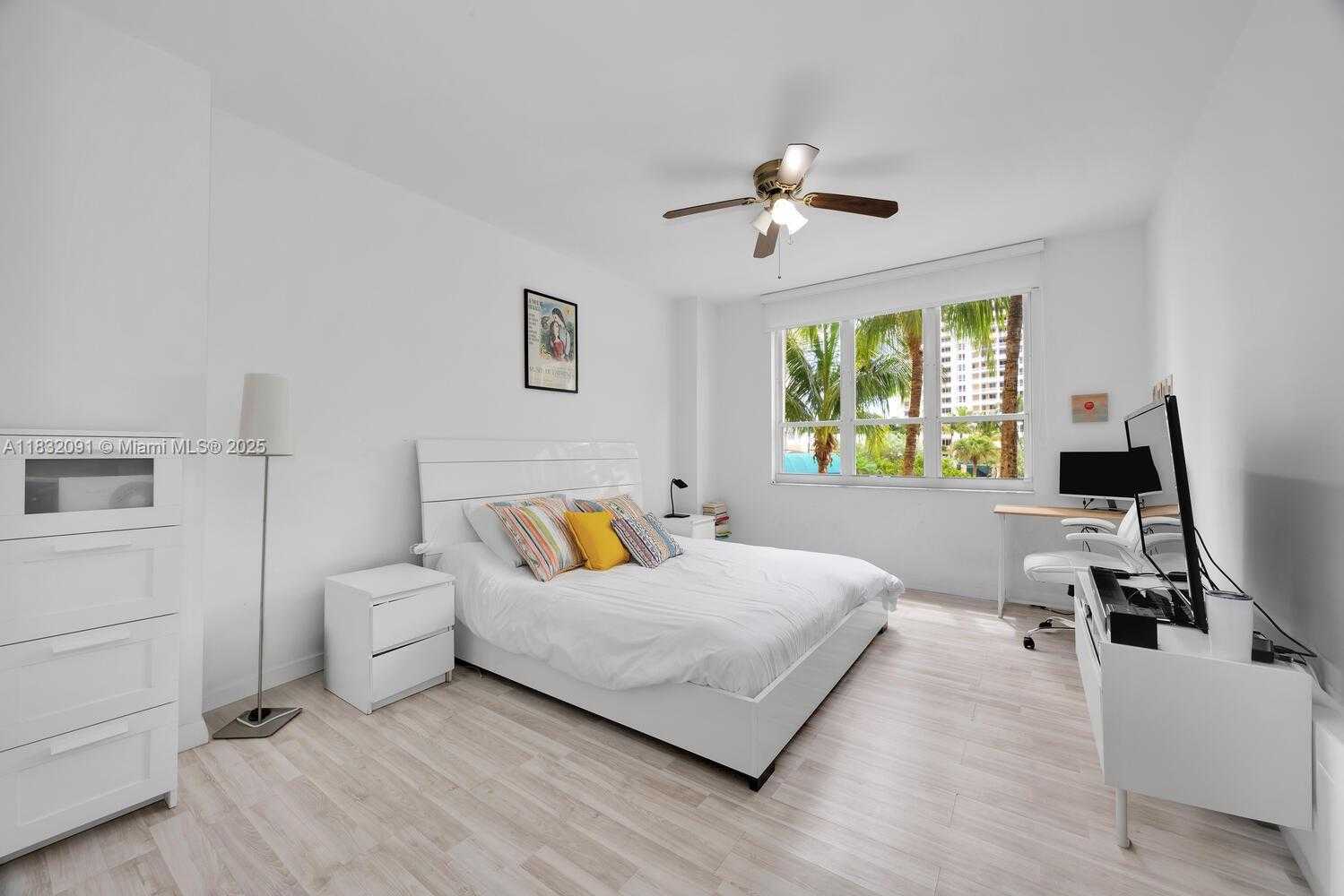 Small Image of 888 BRICKELL KEY DR #607, Miami Number 15