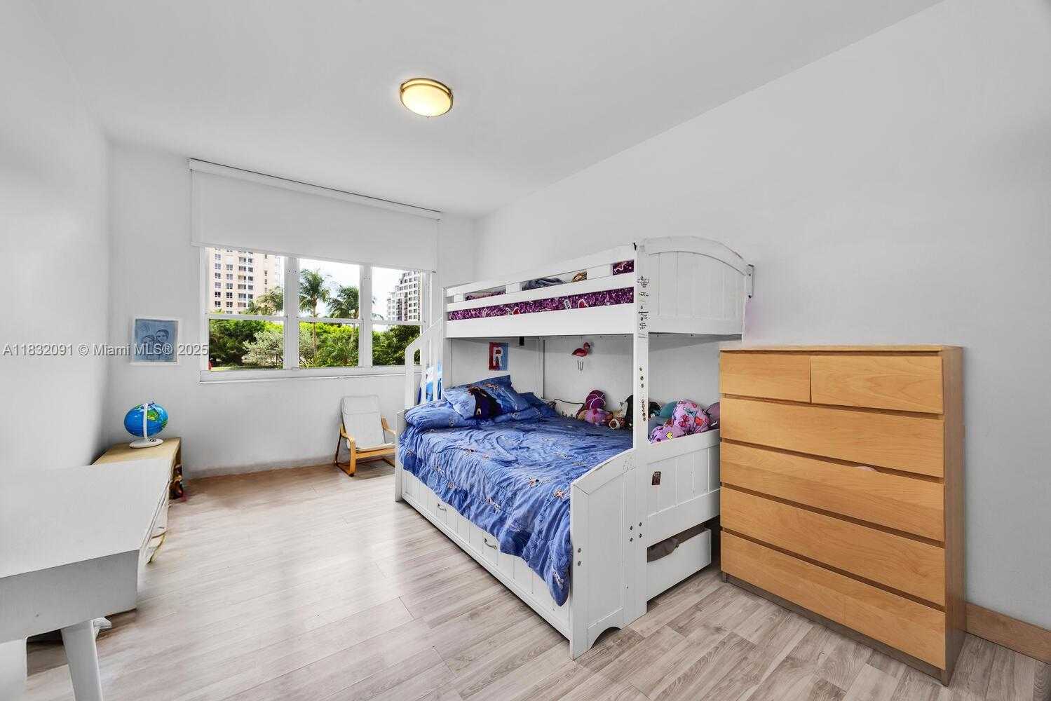 Small Image of 888 BRICKELL KEY DR #607, Miami Number 20