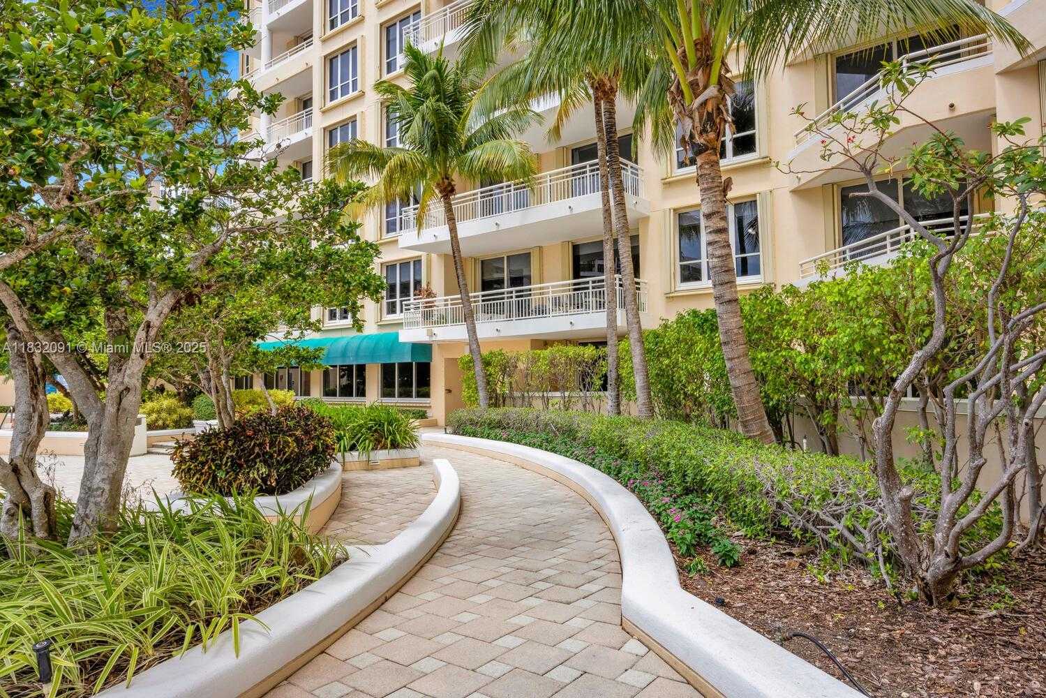 Small Image of 888 BRICKELL KEY DR #607, Miami Number 29