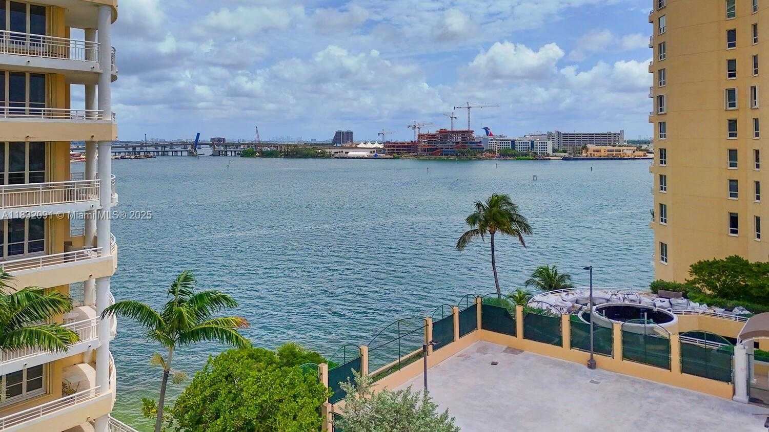 Small Image of 888 BRICKELL KEY DR #607, Miami Number 38