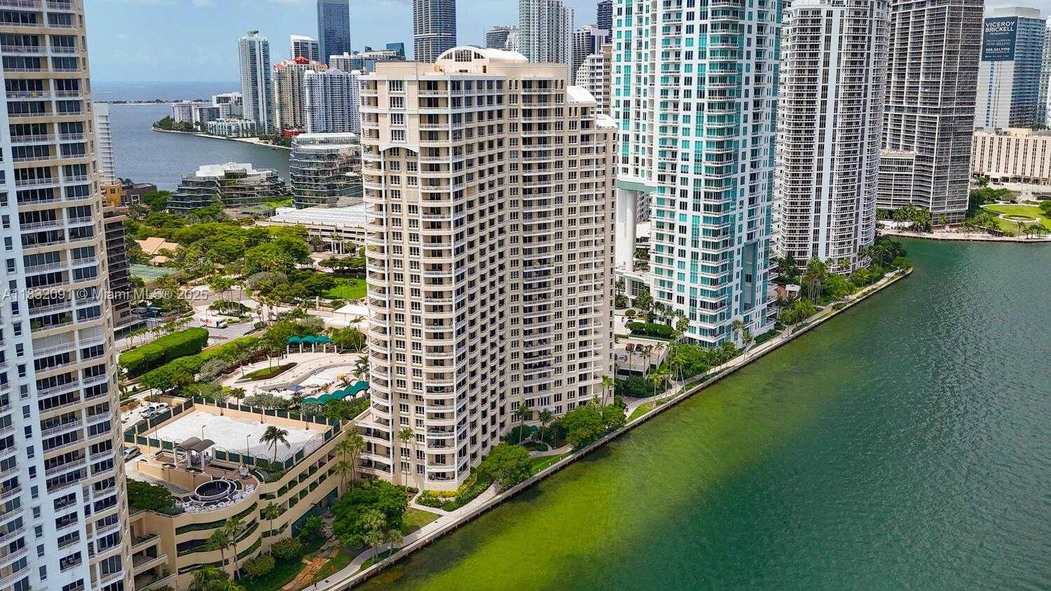 Small Image of 888 BRICKELL KEY DR #607, Miami Number 39