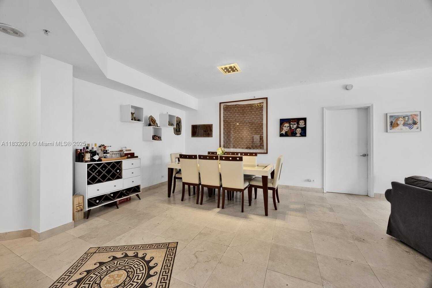 Small Image of 888 BRICKELL KEY DR #607, Miami Number 9