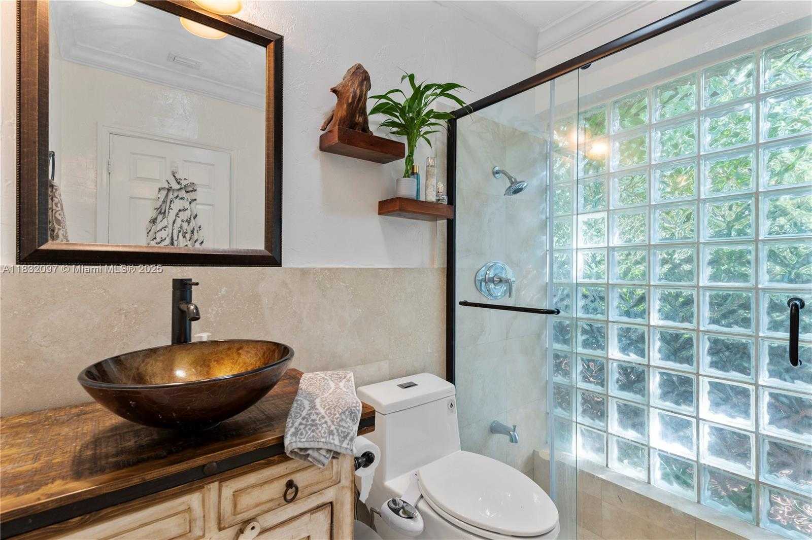 Small Image of 2900 WHITEHEAD ST #A, Miami Number 10