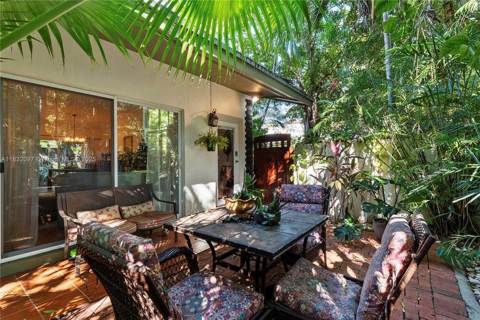 Small Image of 2900 WHITEHEAD ST #A, Miami Number 14